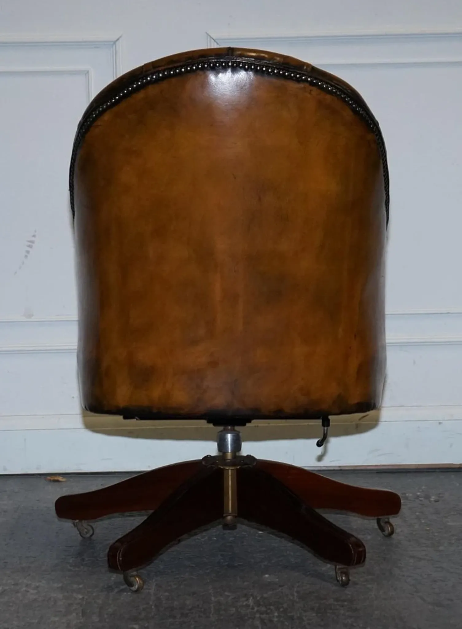 Antique Chesterfield Office Chair in Hand-Dyed Leather in Georgian Style