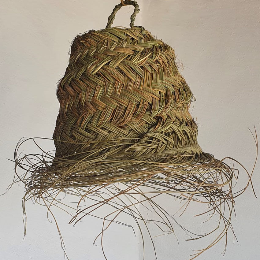 Doum pendant lamp in natural esparto