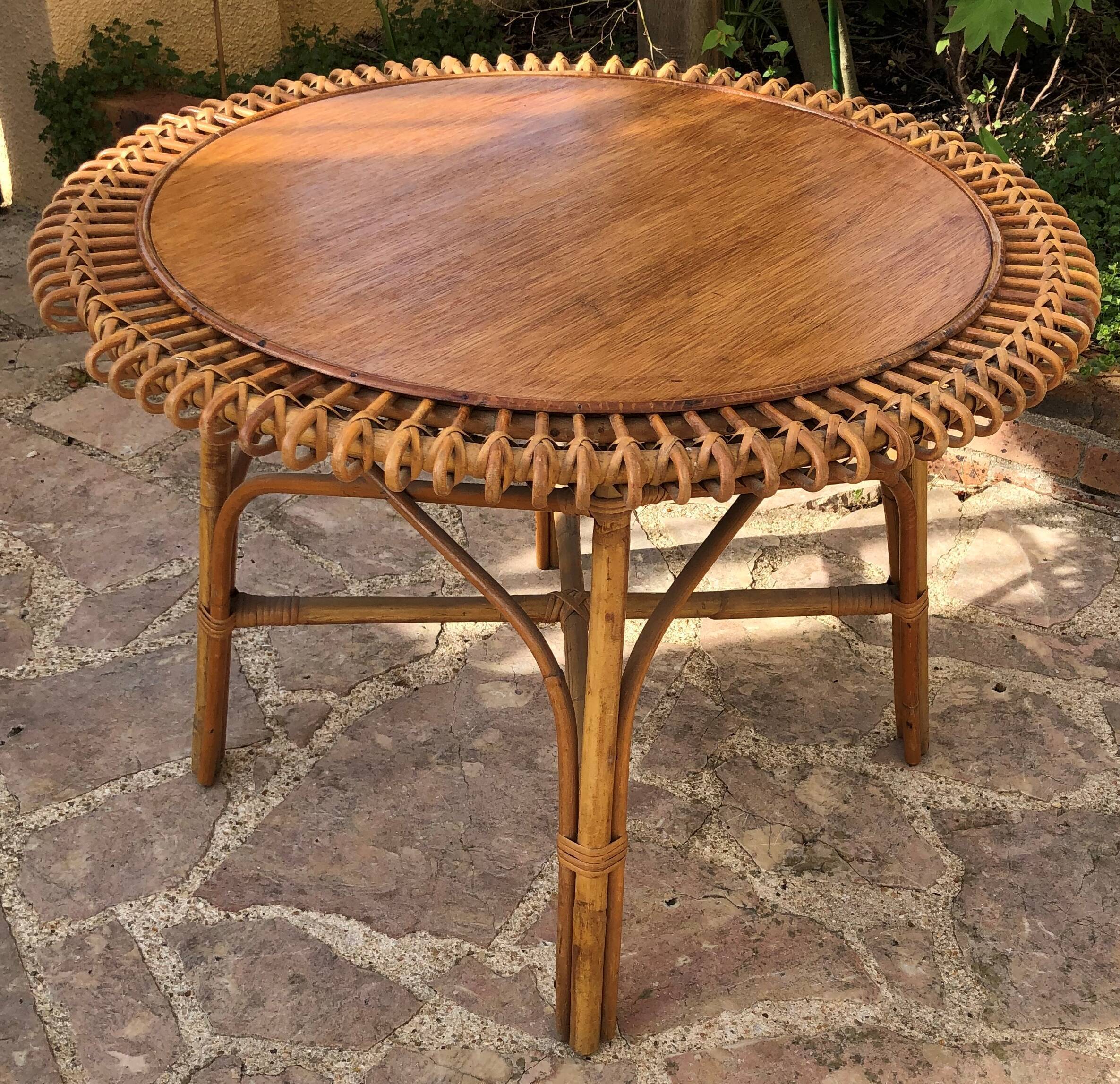 Table basse en rotin