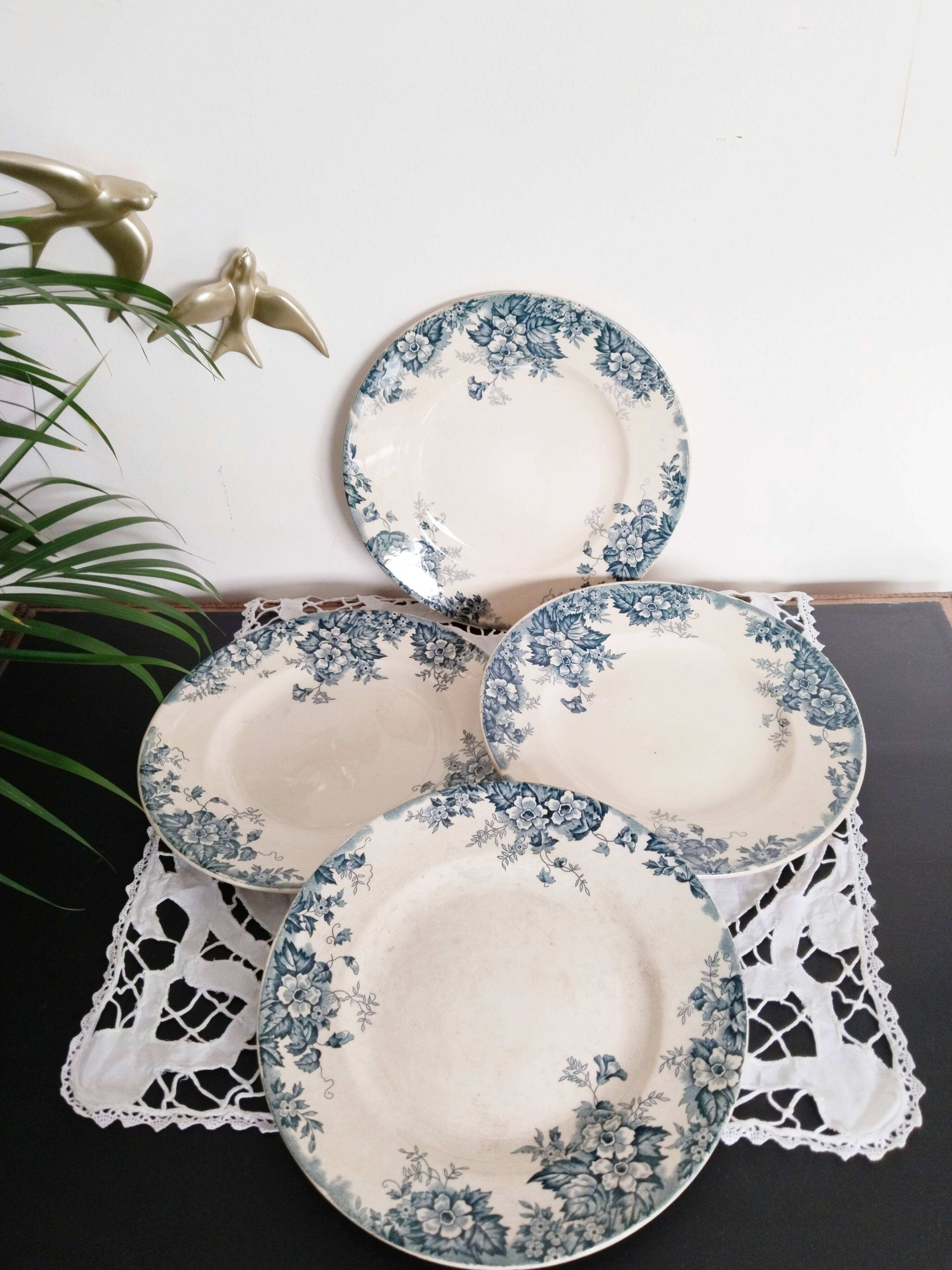 Flat plates (4) in earthenware from Saint Amand and Hamage, Terre de fer, Marie Louise model, c