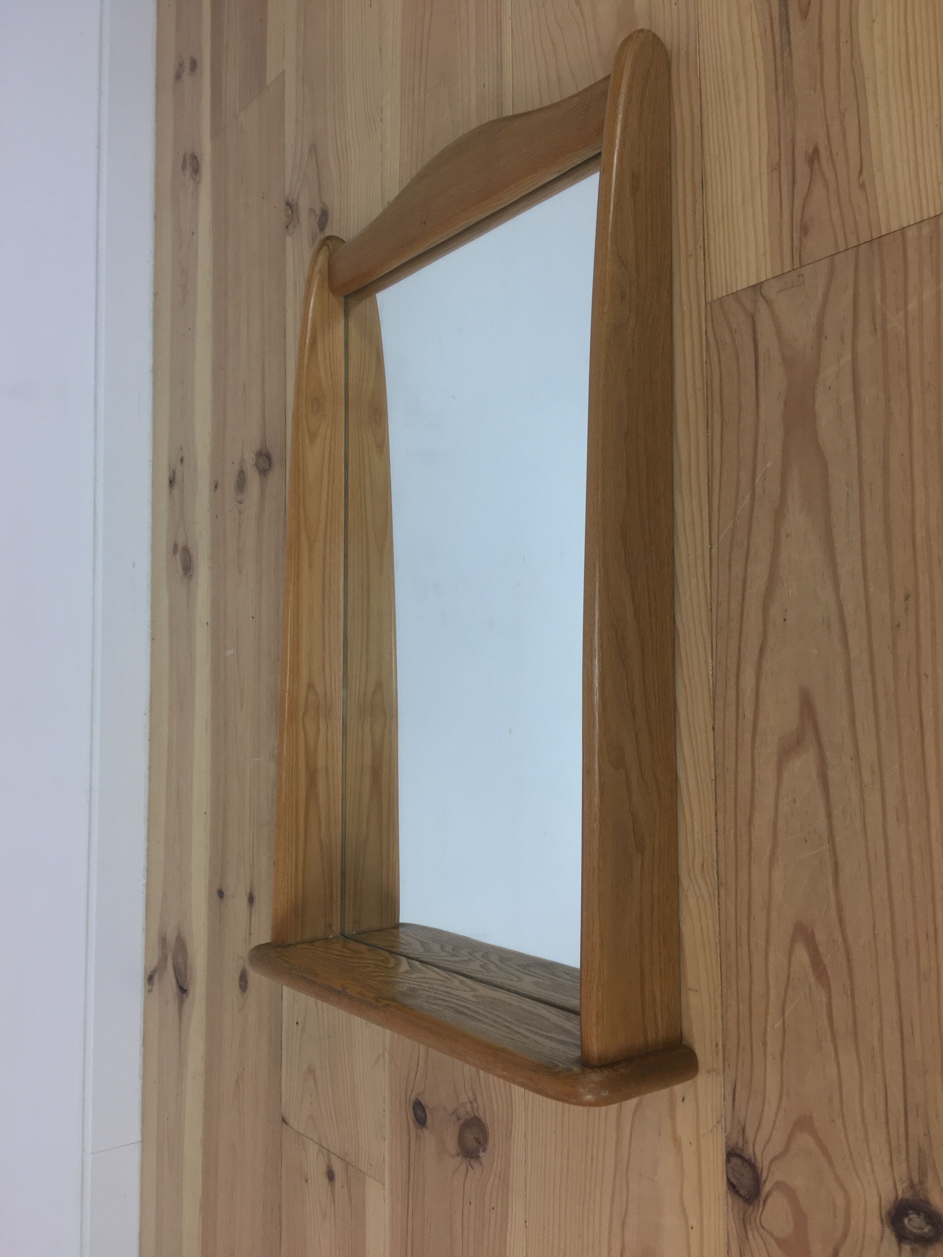 Tablet mirror, solid wood