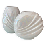 Paire de vases vintage en céramique blanche irisée