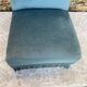 Fauteuil crapaud bas ancien en velours bleu