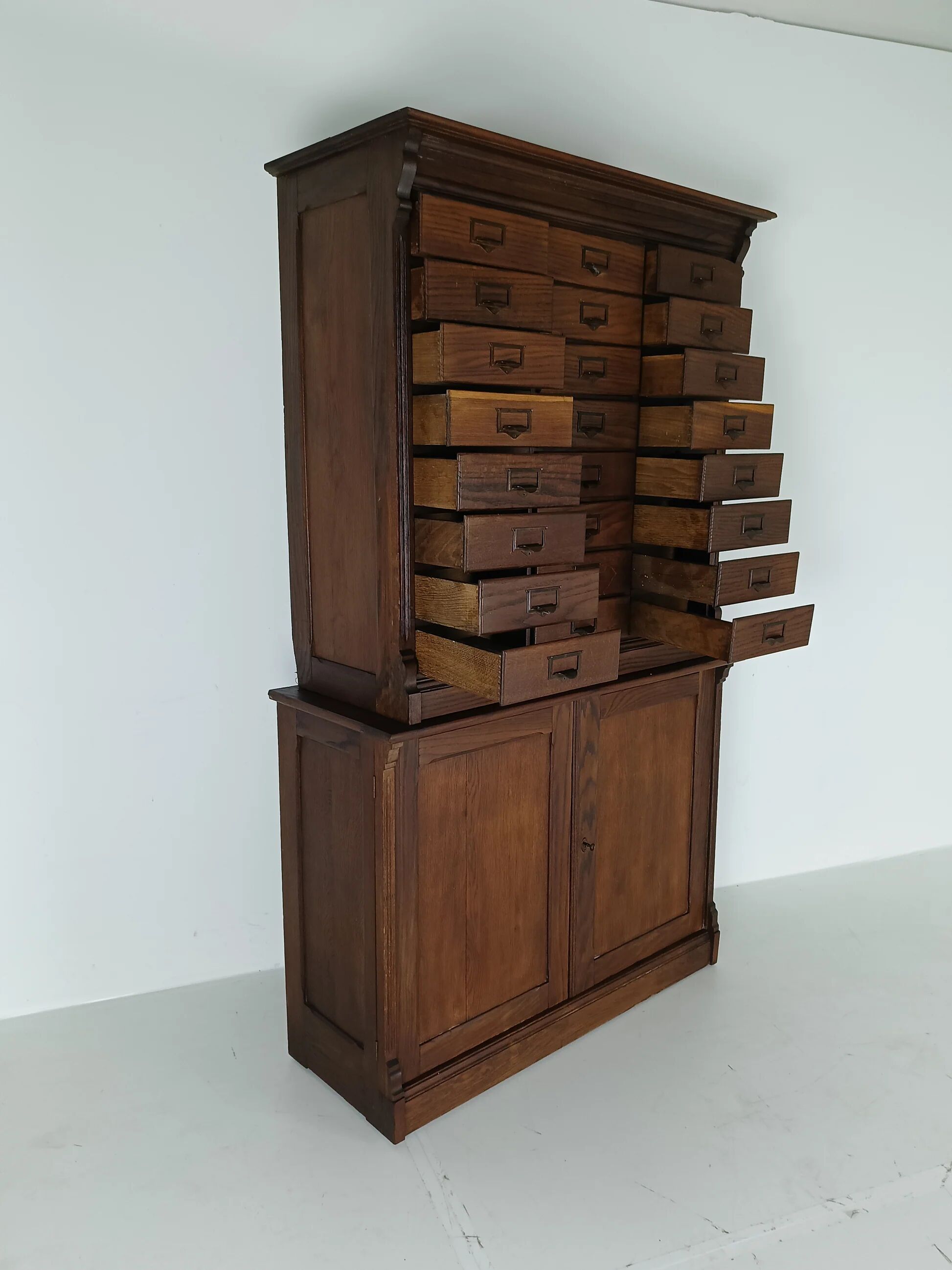 Cabinet de notaire ancien