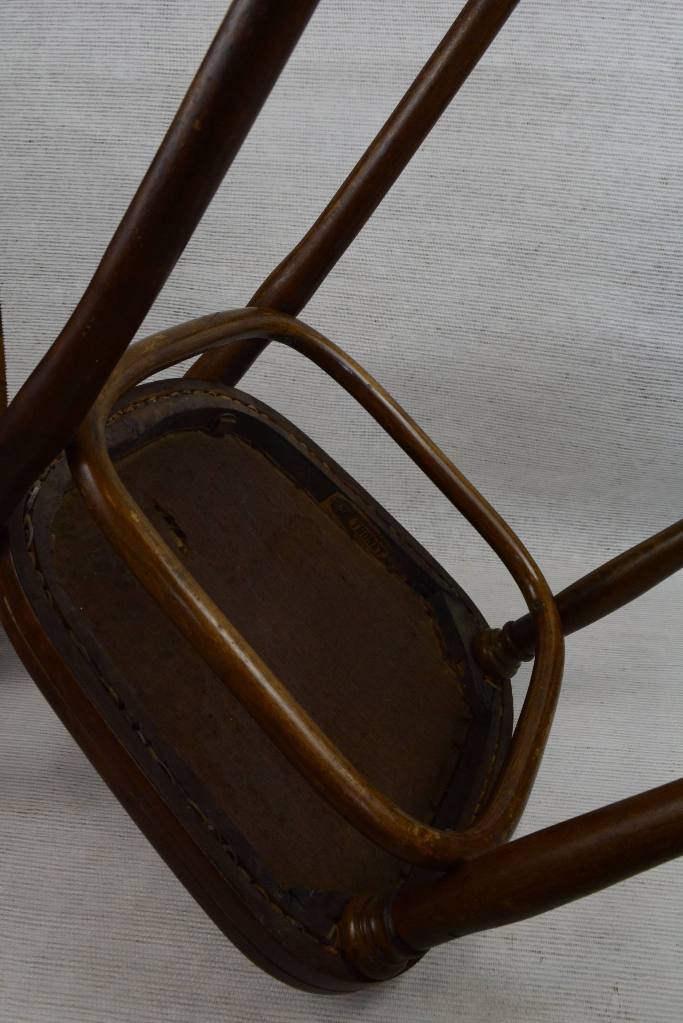 Pair of Thonet chairs with palmette Art Deco. Model 221.