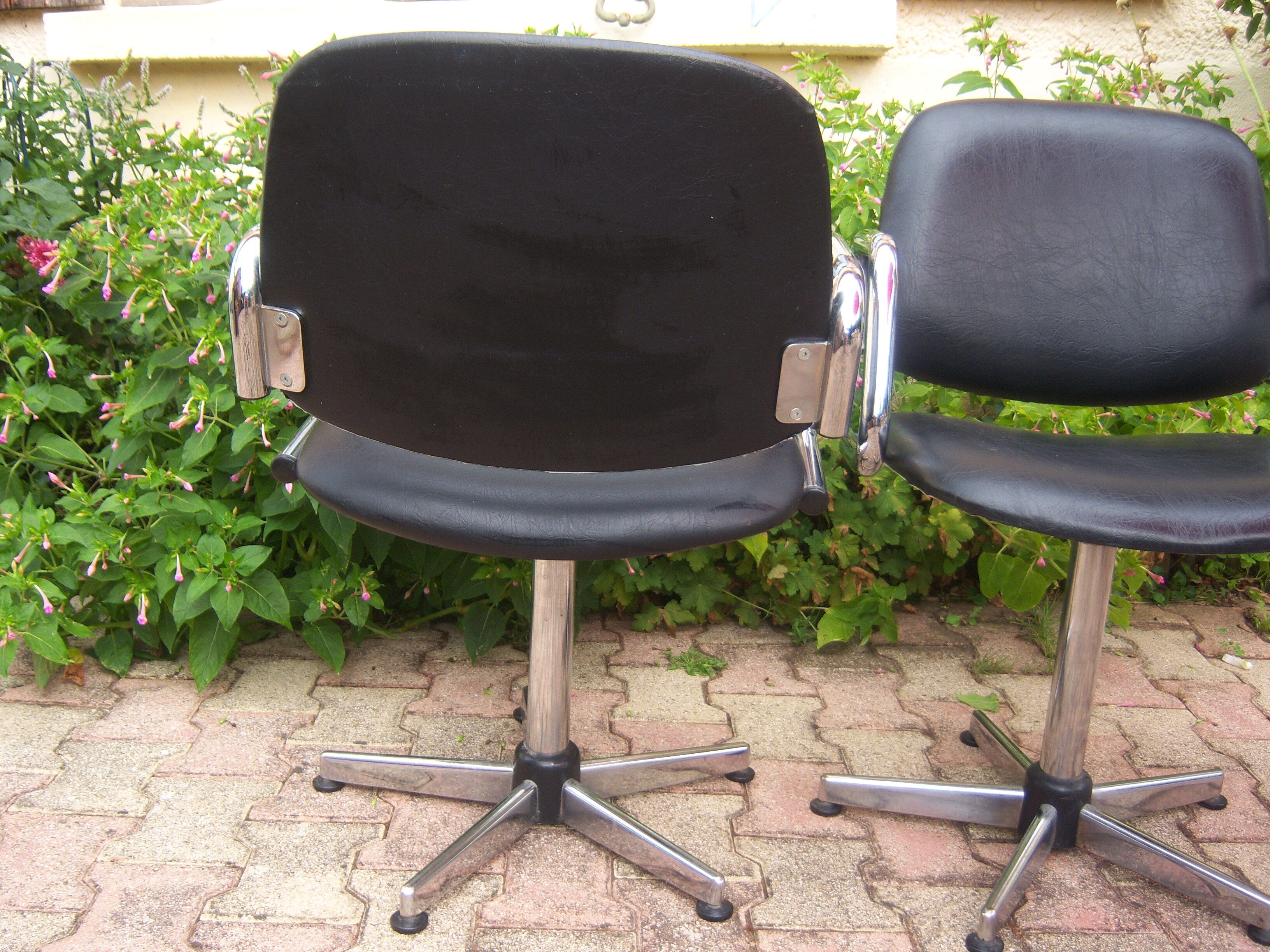 Pair of Swivel office chairs