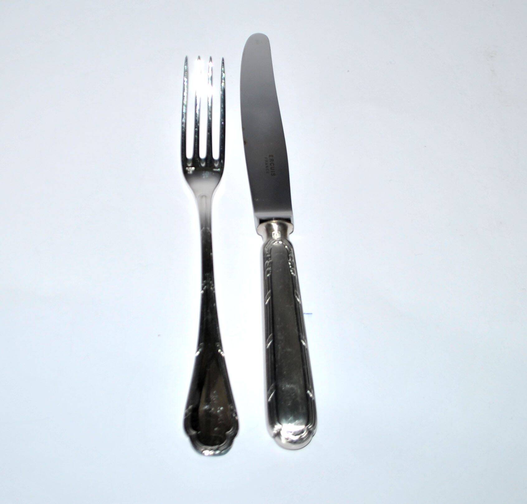 Ercuis set of 2 Trianon metal-plated dessert cutlery with crossed ribbon for cheese starter.