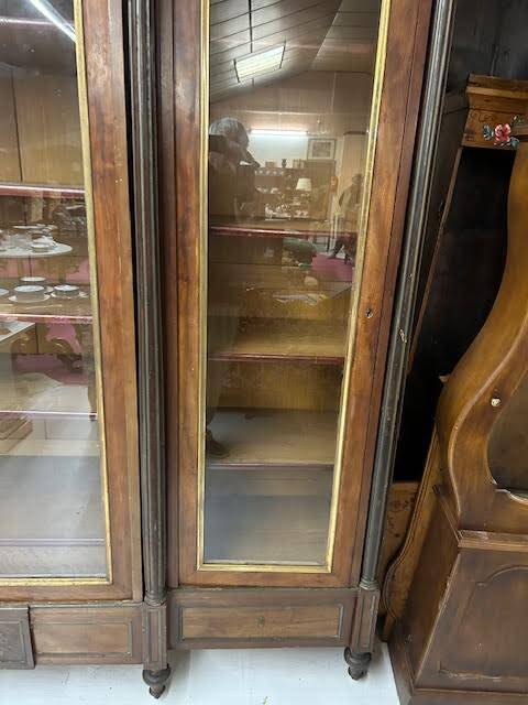 Large 3-door bookcase