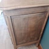 Oak chest of drawers