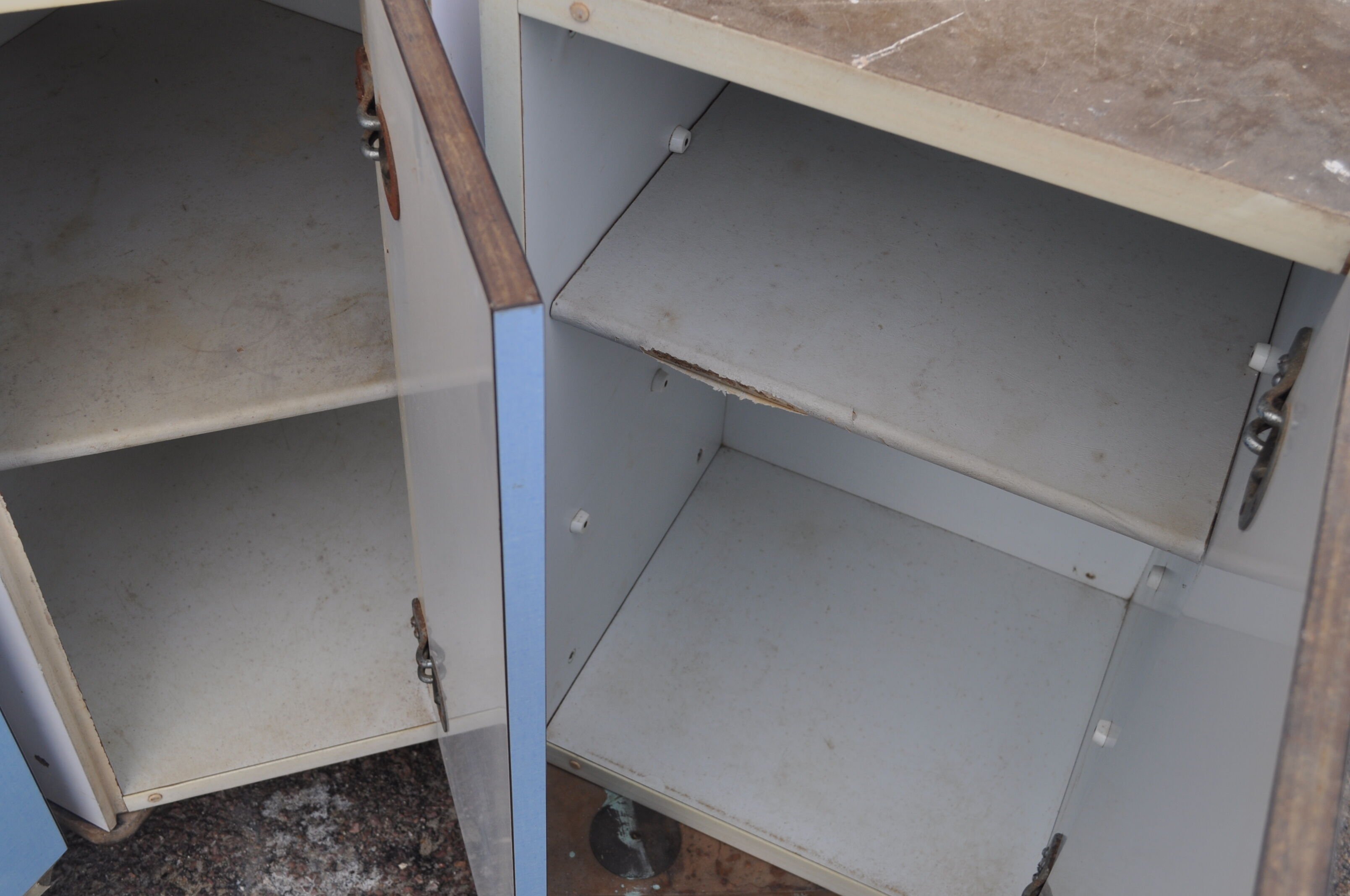 Wall cupboard in formica