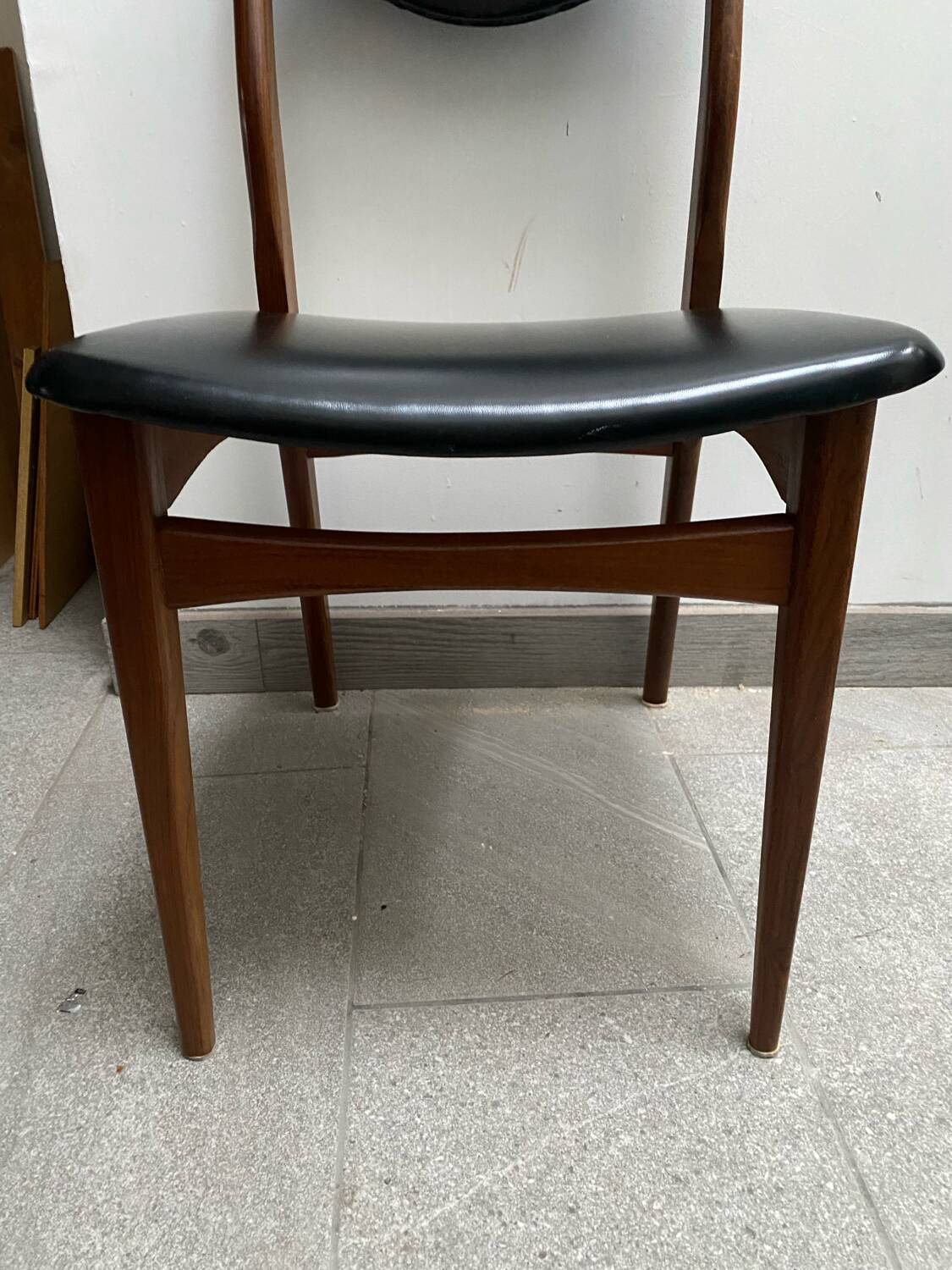 Set of 6 Scandinavian Skaï and teak wood chairs