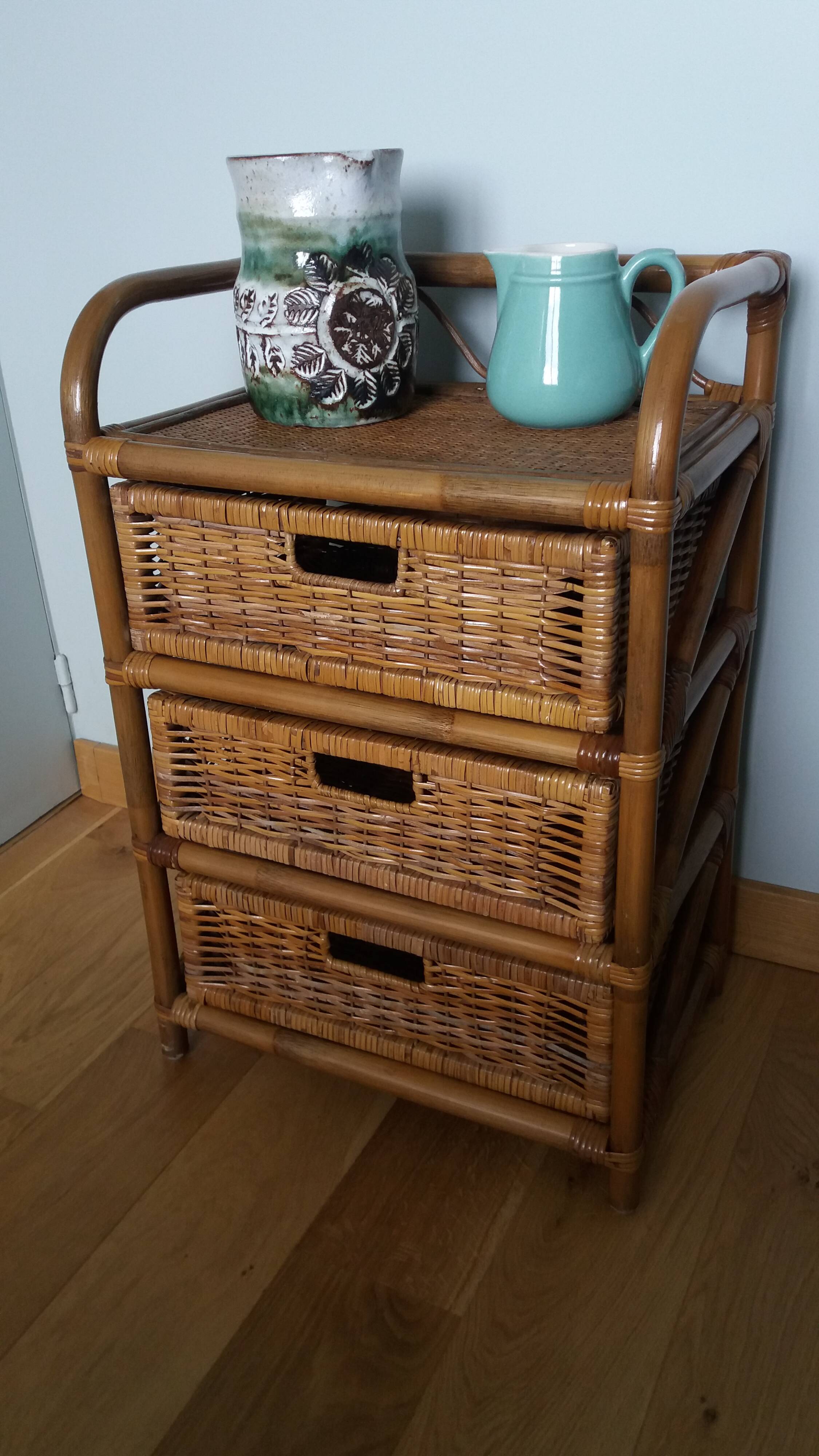 Commode chiffonnier en rotin et osier