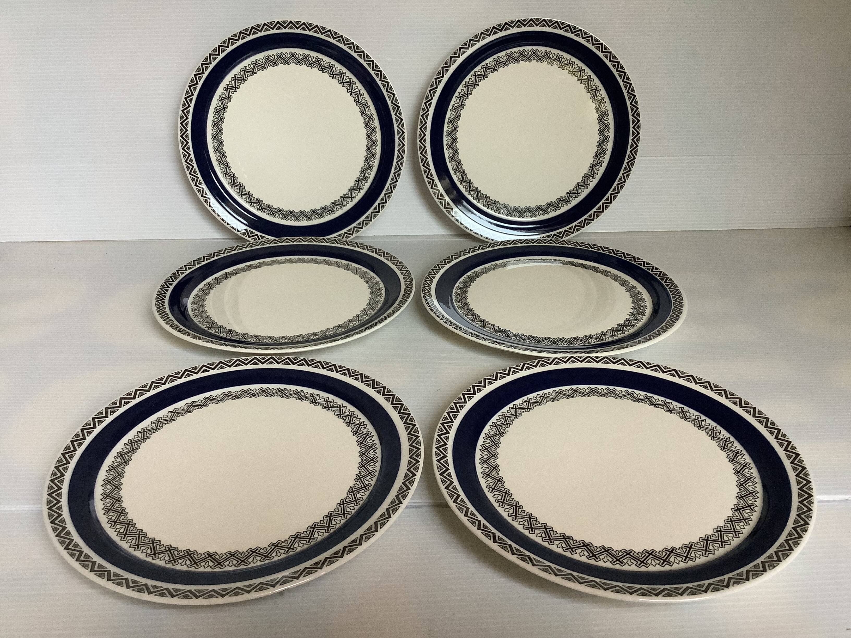 Six small sapphire plates from Villeroy & Boch