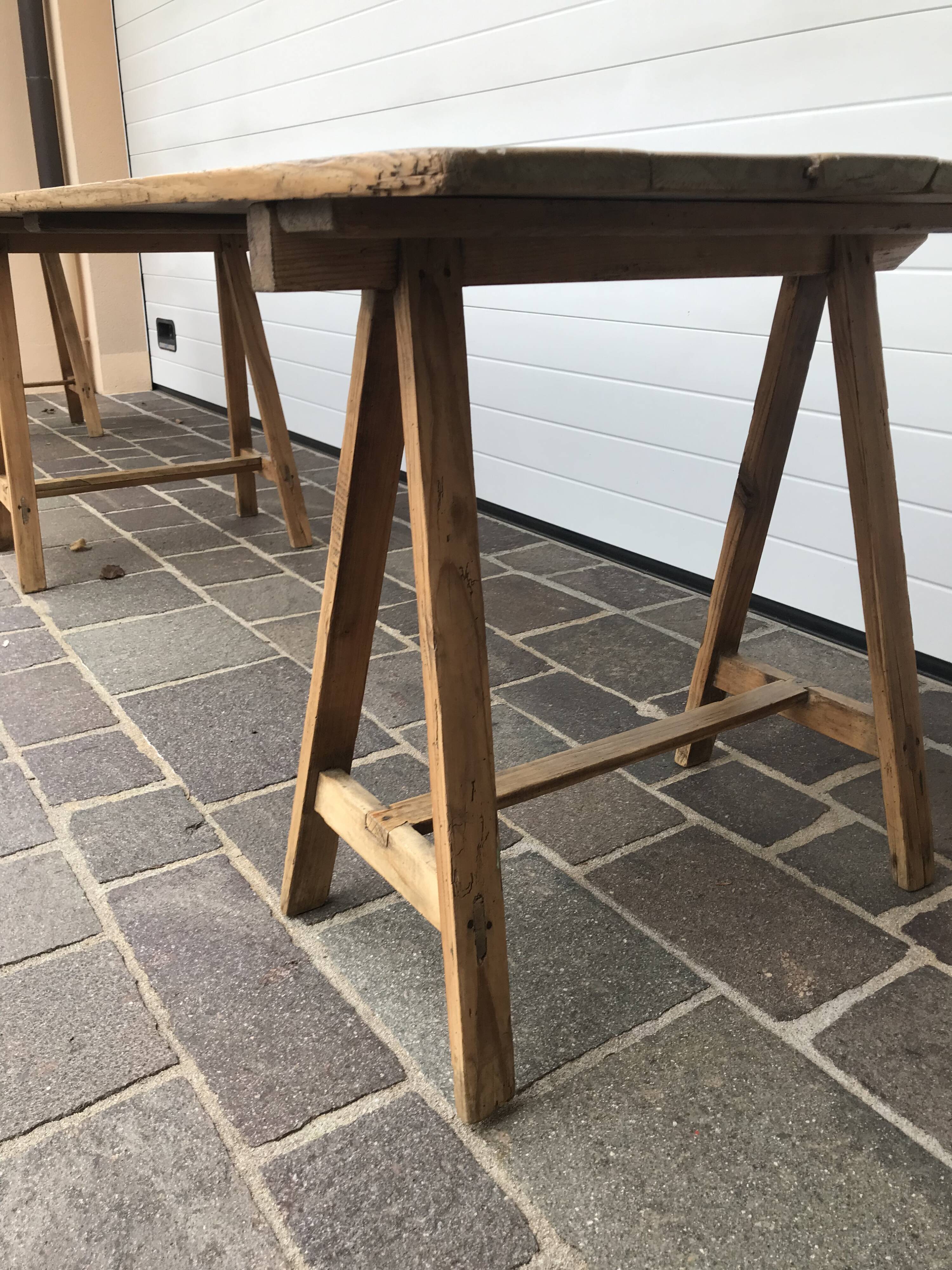 Winegrower's farm table