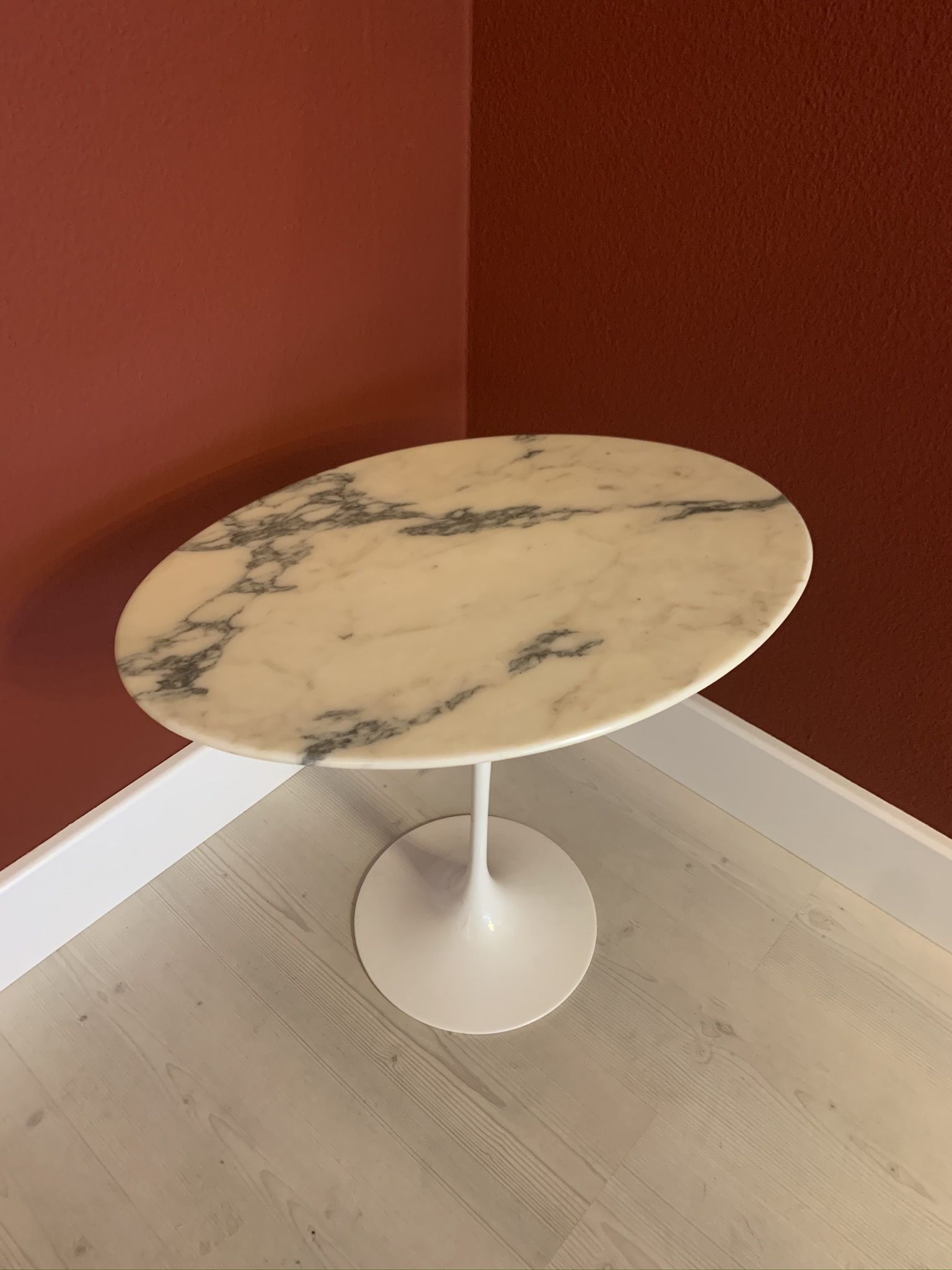 Eero Saarinen marble side table for Knoll International 1970s