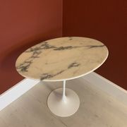 Eero Saarinen marble side table for Knoll International 1970s