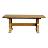 Monastery-style table