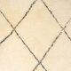 Tapis berbere beni ourain ecru avec losanges noirs 200 x 155 cm