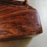Trieur carries old mail in rosewood from India