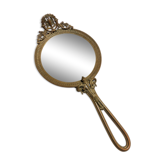 Courtesy hand mirror