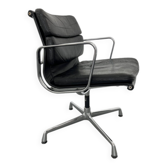 EA 208 Office Chair by Charles & Ray Eames for Vitra