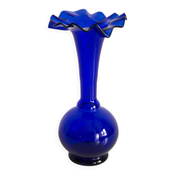 Vase bleu milieu du siècle avec froufrous, Europe, années 1960