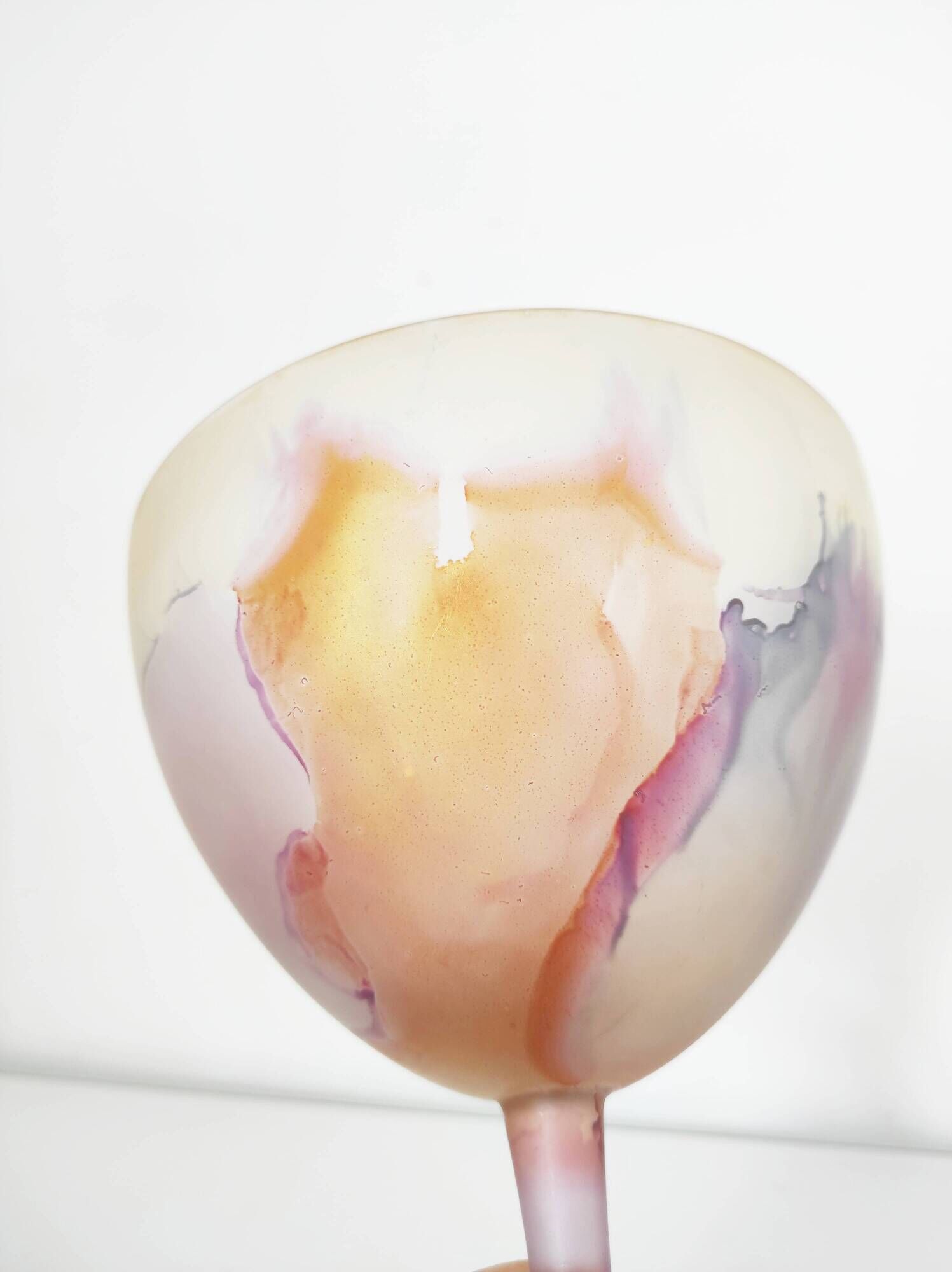 Bonbonnière en verre peint