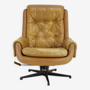 Midcentury Swivel Leather Armchair, Peem, Finland, 1970s