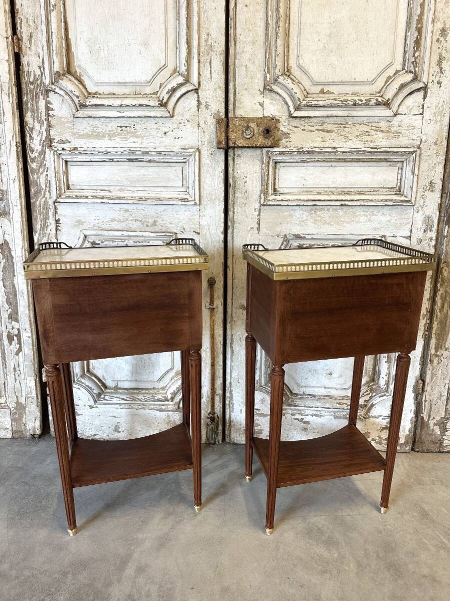 Paire de chevets Louis XVI circa 1960