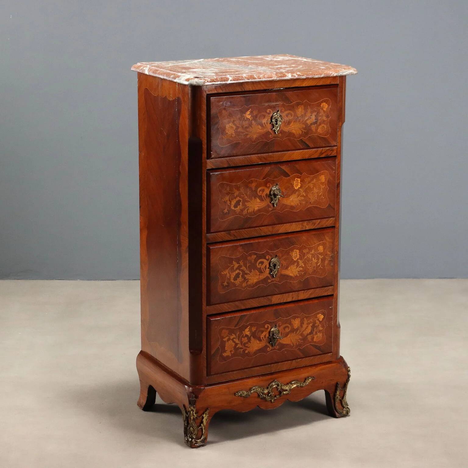 Antique Napoleon III cabinet in violet wood, 19th century.