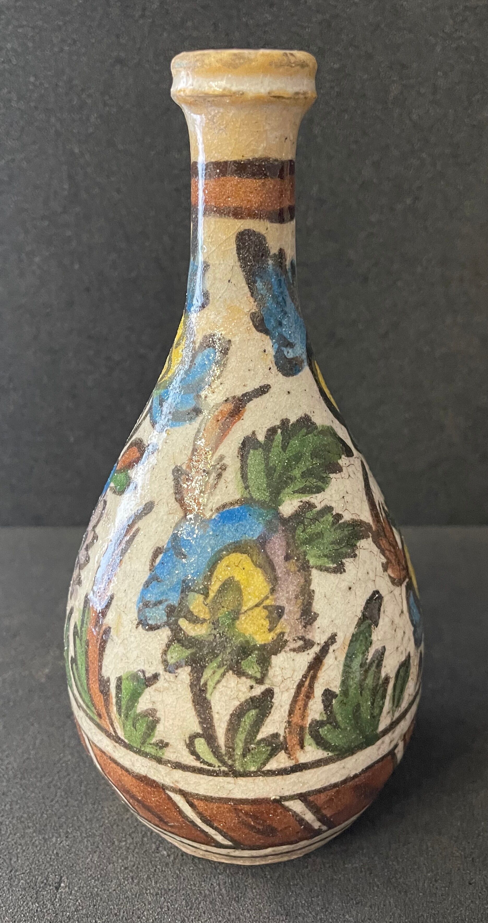 Bottle of Iznik Turkey in siliceous ceramic decoration under lead glaze nineteenth century