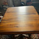 Table extensible Henri II en noyer massif