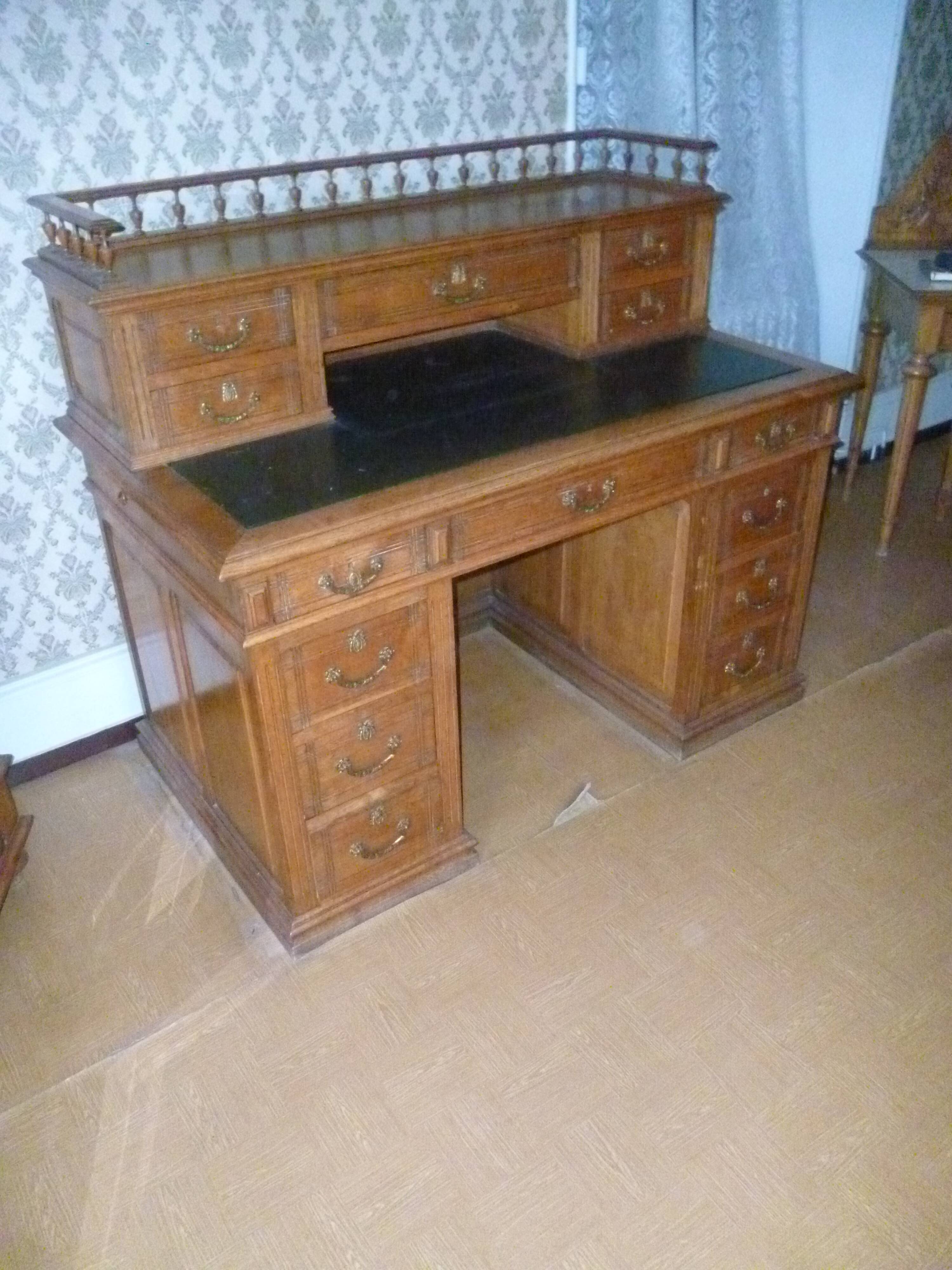 Oak desk