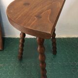 Tripod stool wood legs