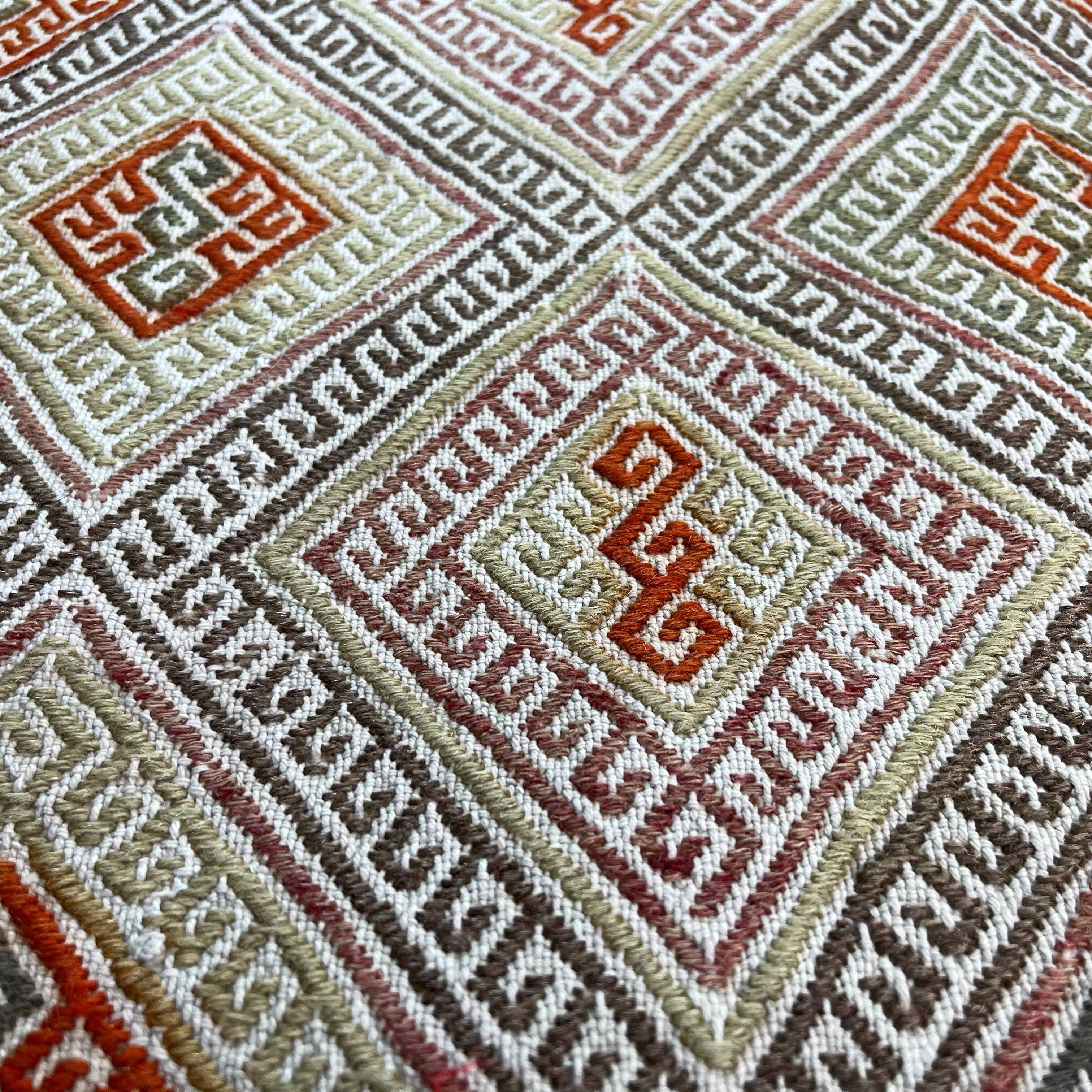 Vintage Turkish Kilim Rug , 85 x 46 Cm