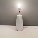 Large table lamp in white porcelain, designed by Axel Larsen for his own company Axella  in the 70s