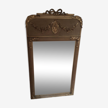 Miroir doré de style Louis XVI