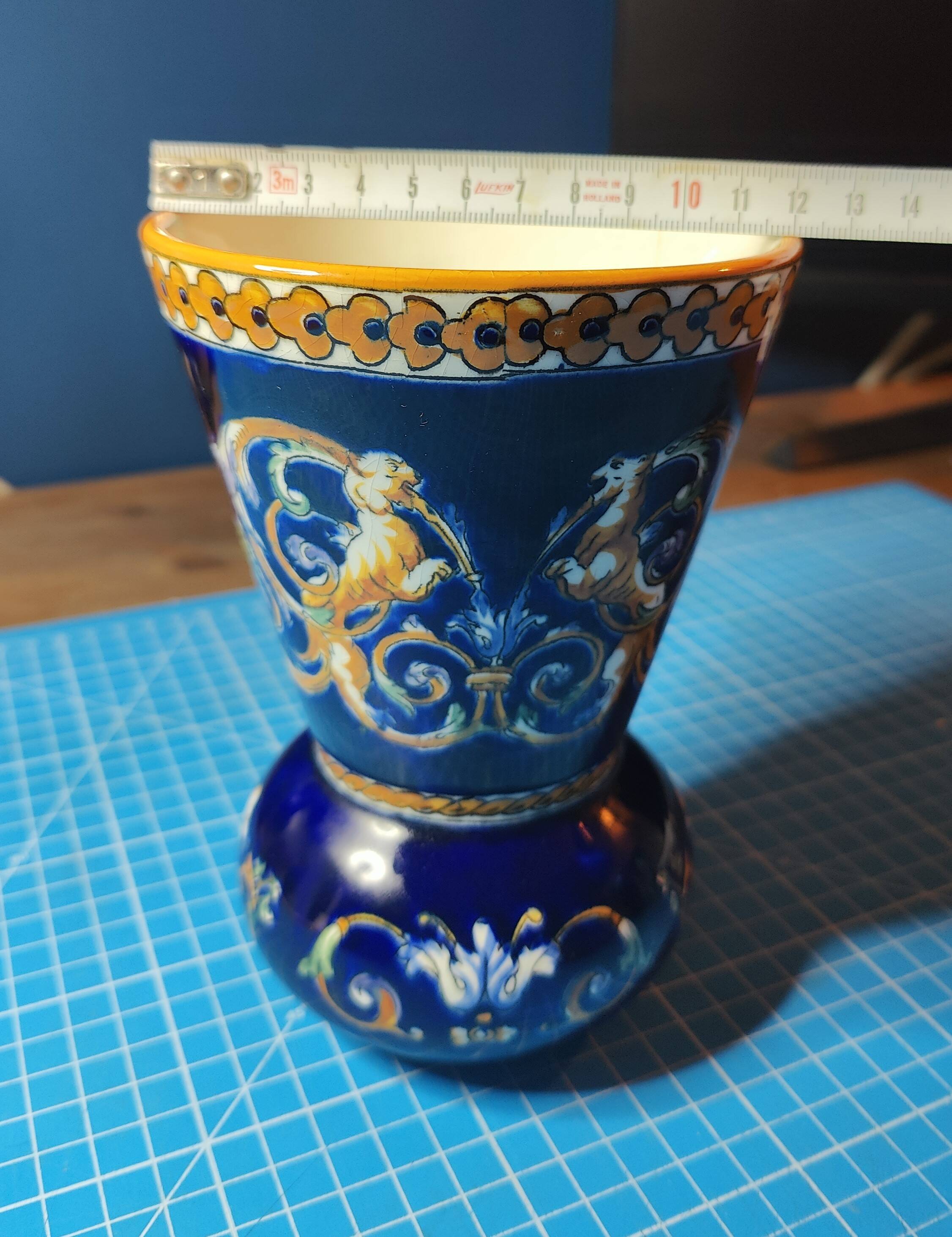 Gien vase