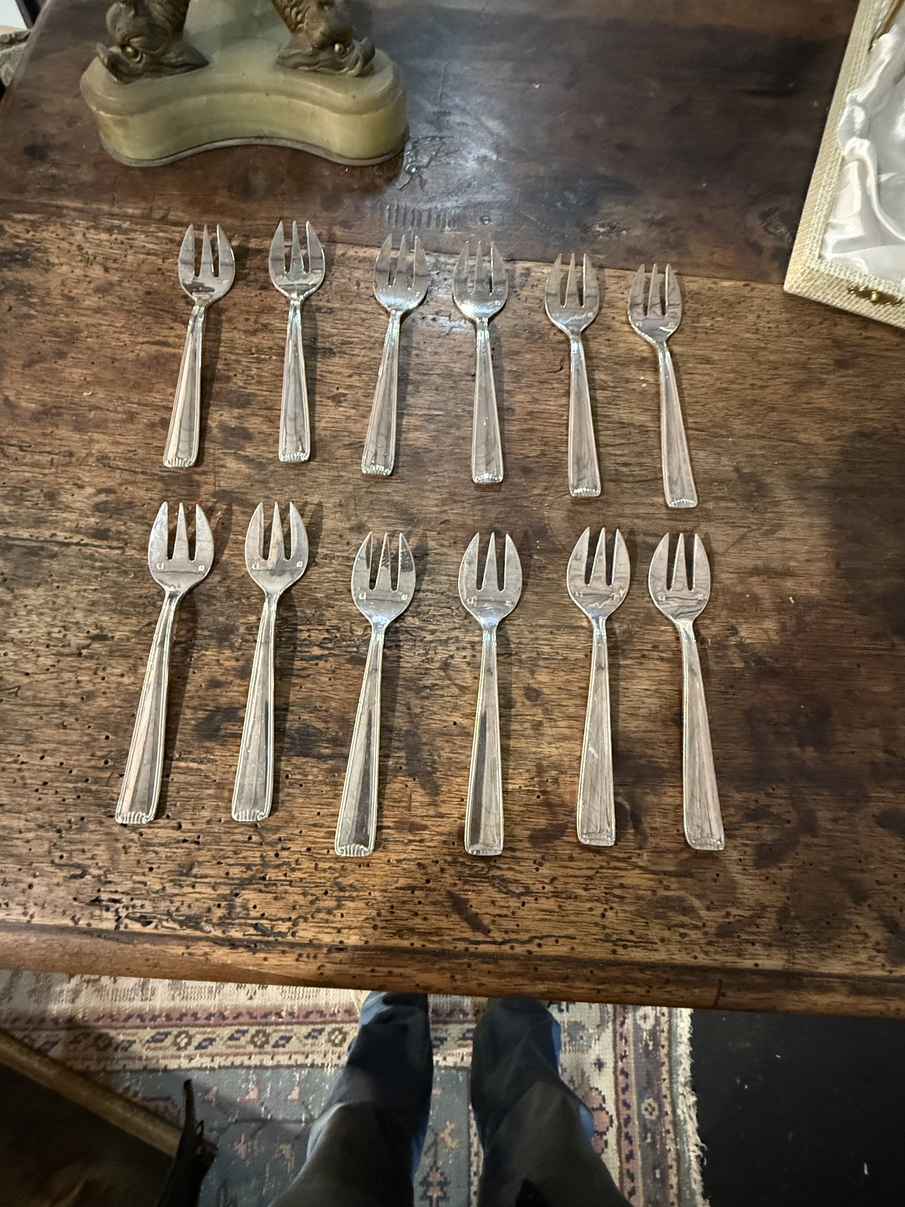 Box of 12 silver-plated oyster forks