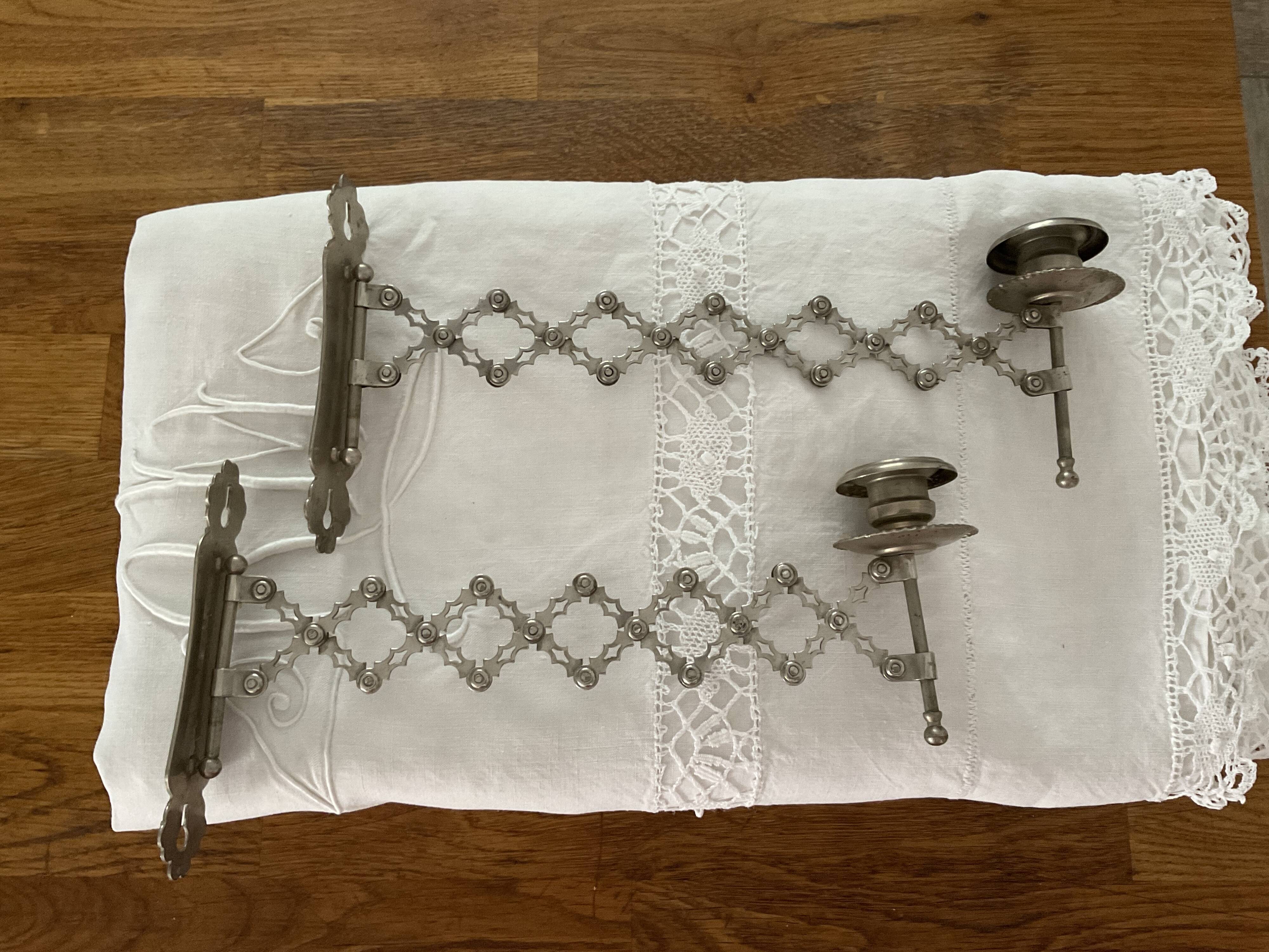 Accordion candle holders metal