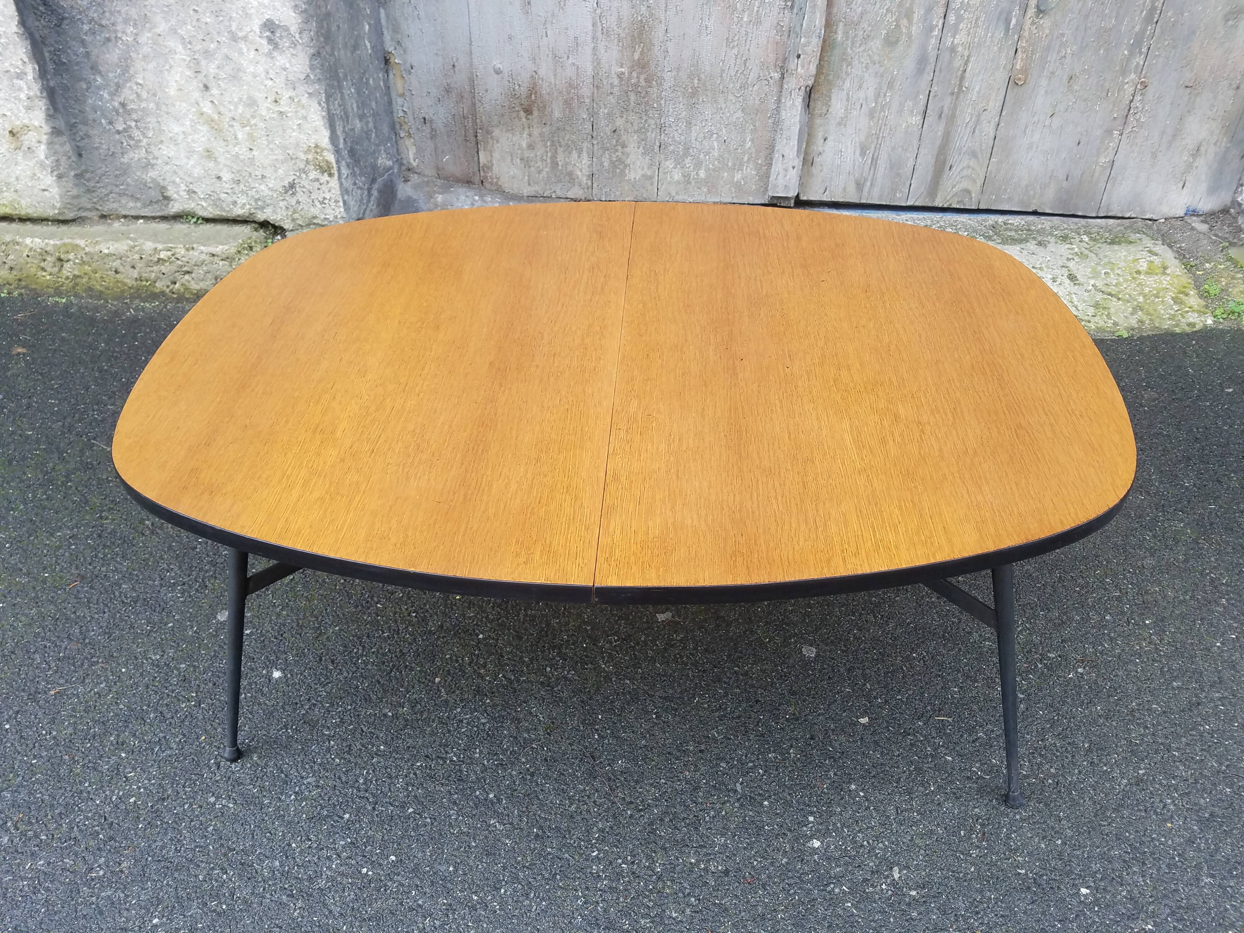 Liftable coffee table