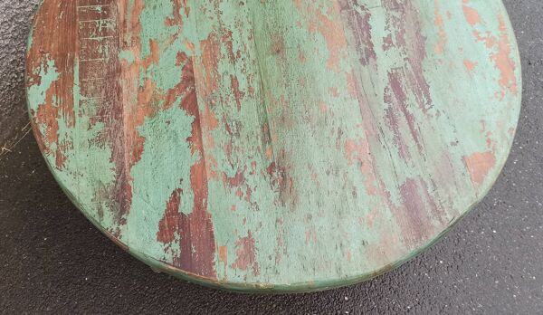 Table basse ronde en bois ancien vert