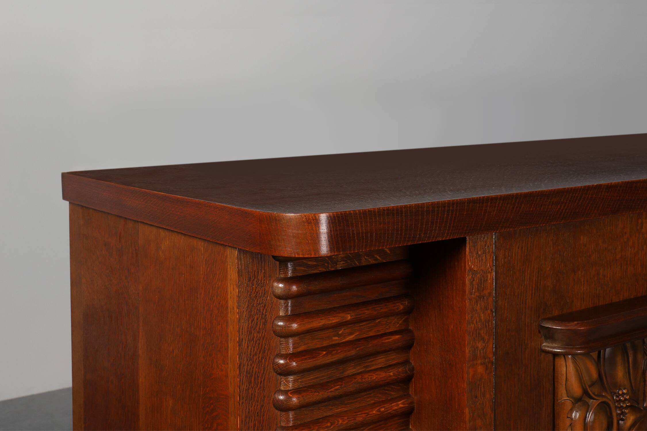 Buffet en chêne français Art Déco de Jacques Klein, 1925