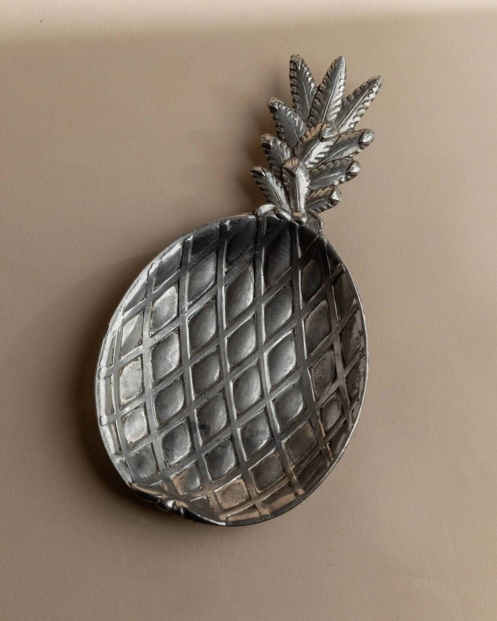 Vintage 1960s pineapple coupe, silver-plated, tropical shape design, table decoration, elegant gift idea.