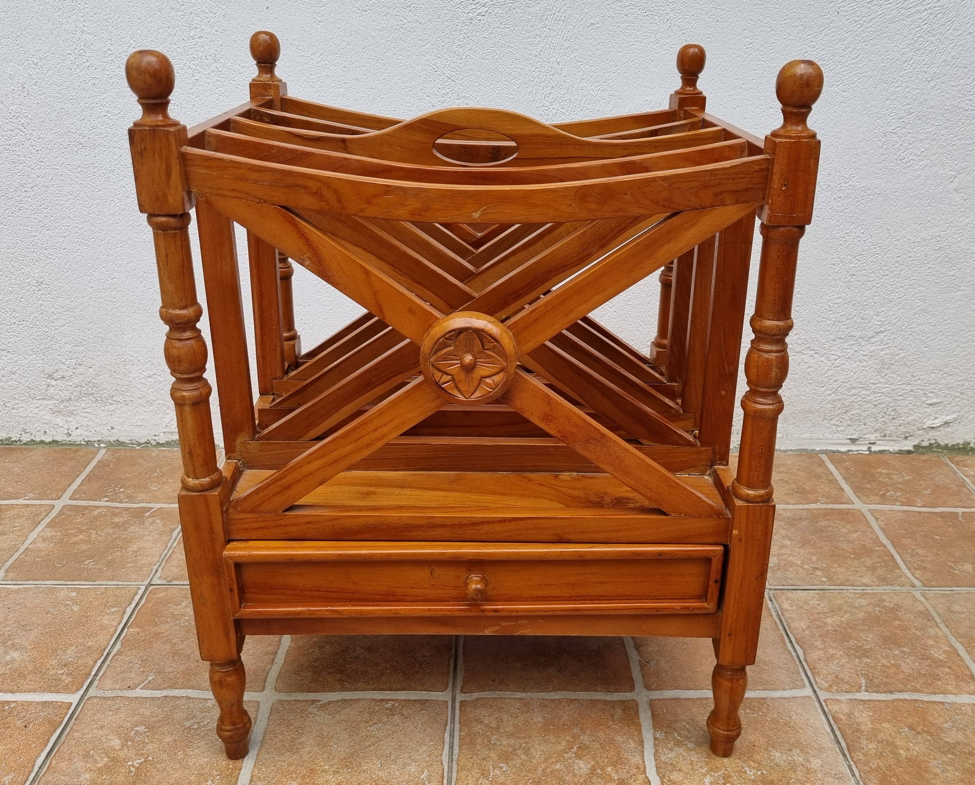 Vintage wooden magazine rack with drawer, English style, 60x45 cm.