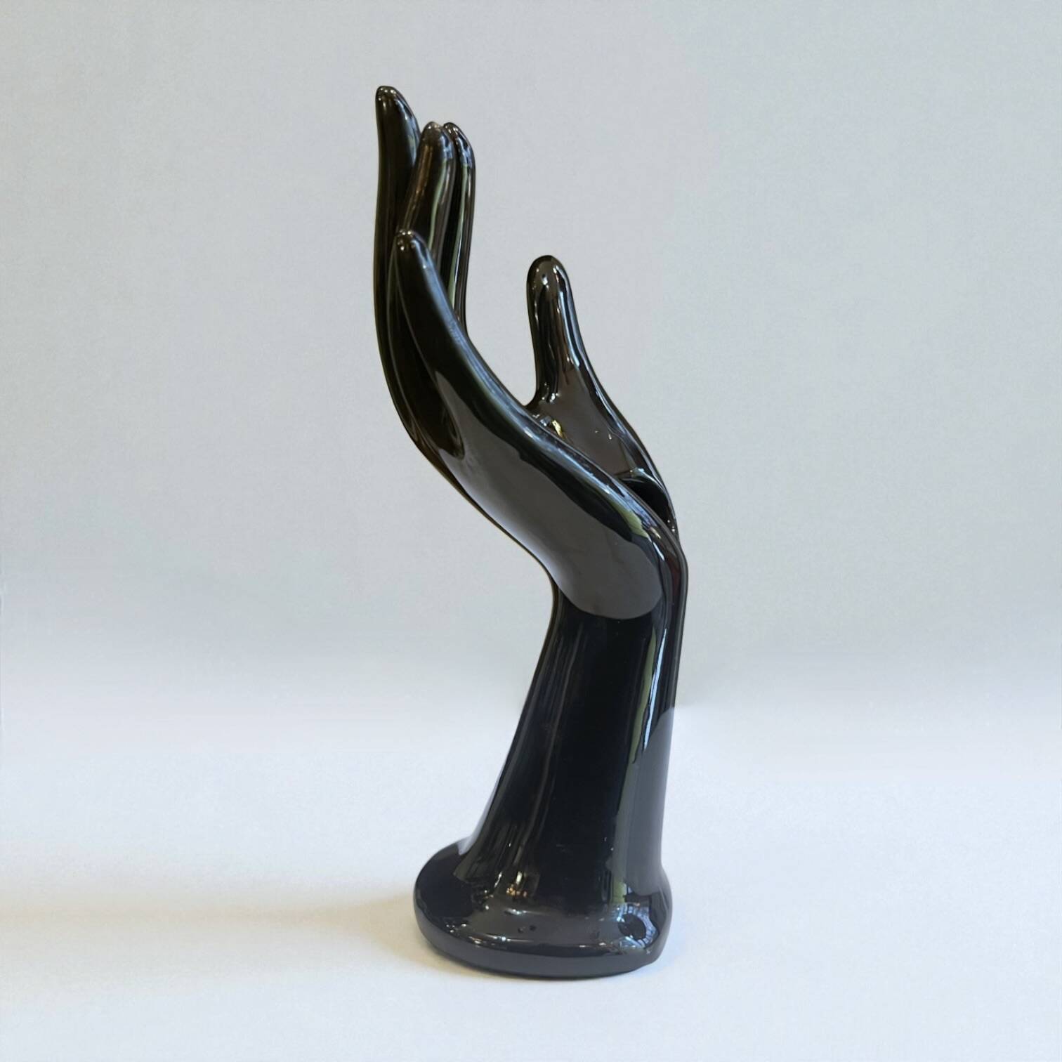 Main baguier soliflore en porcelaine noire vintage 1970 - vase