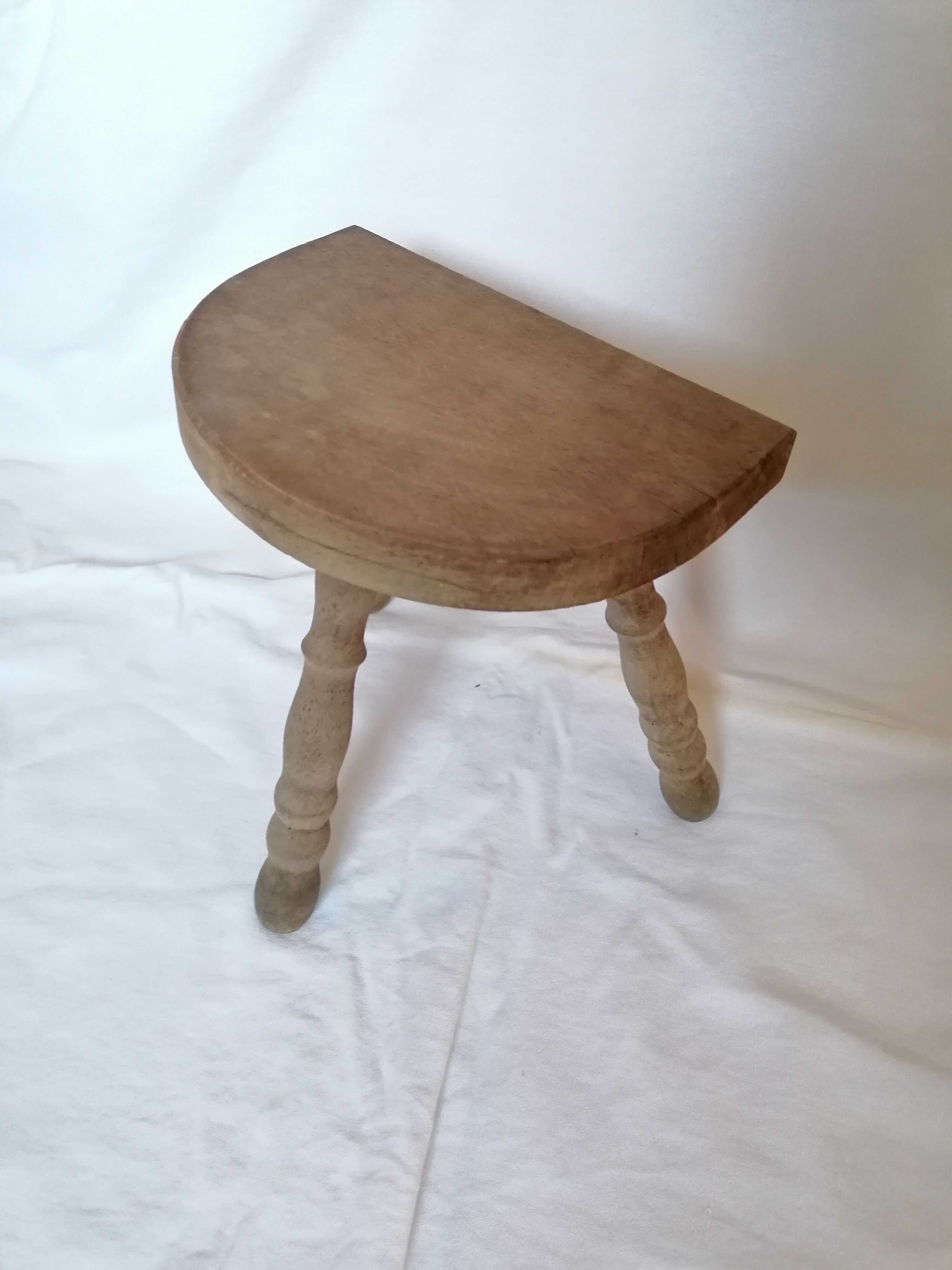 Tripod stool
