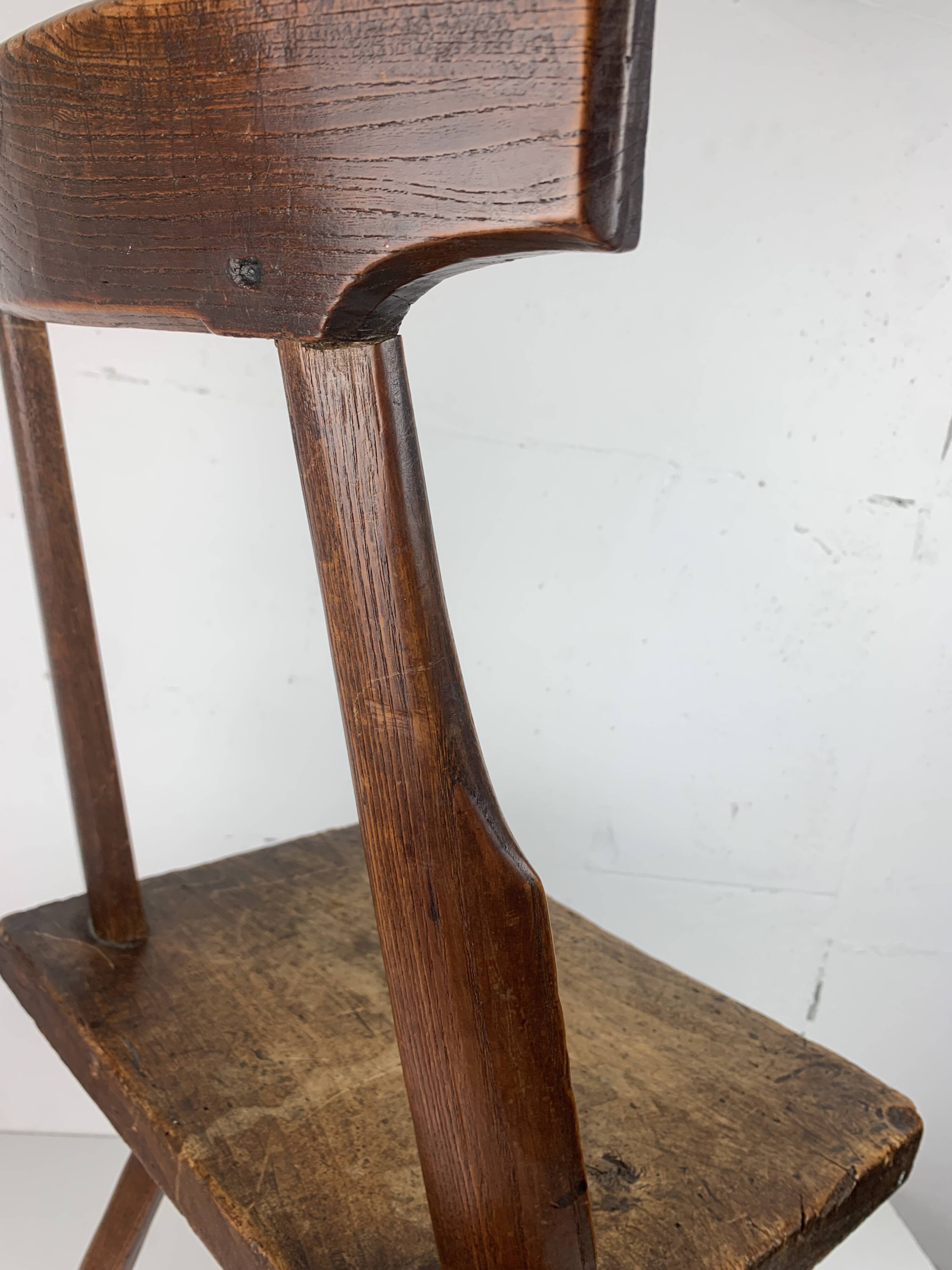 Chaise d'appoint brutaliste artisanale antique fabriquée à la main, style ferme néerlandais