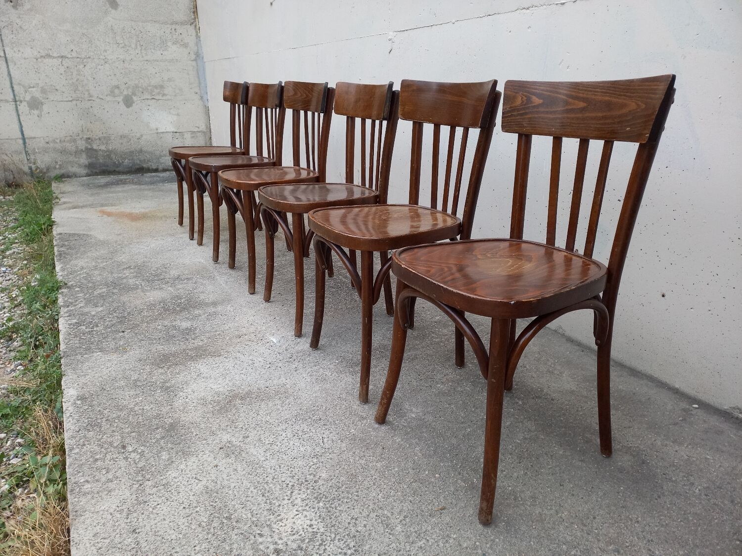 6 bistro chairs