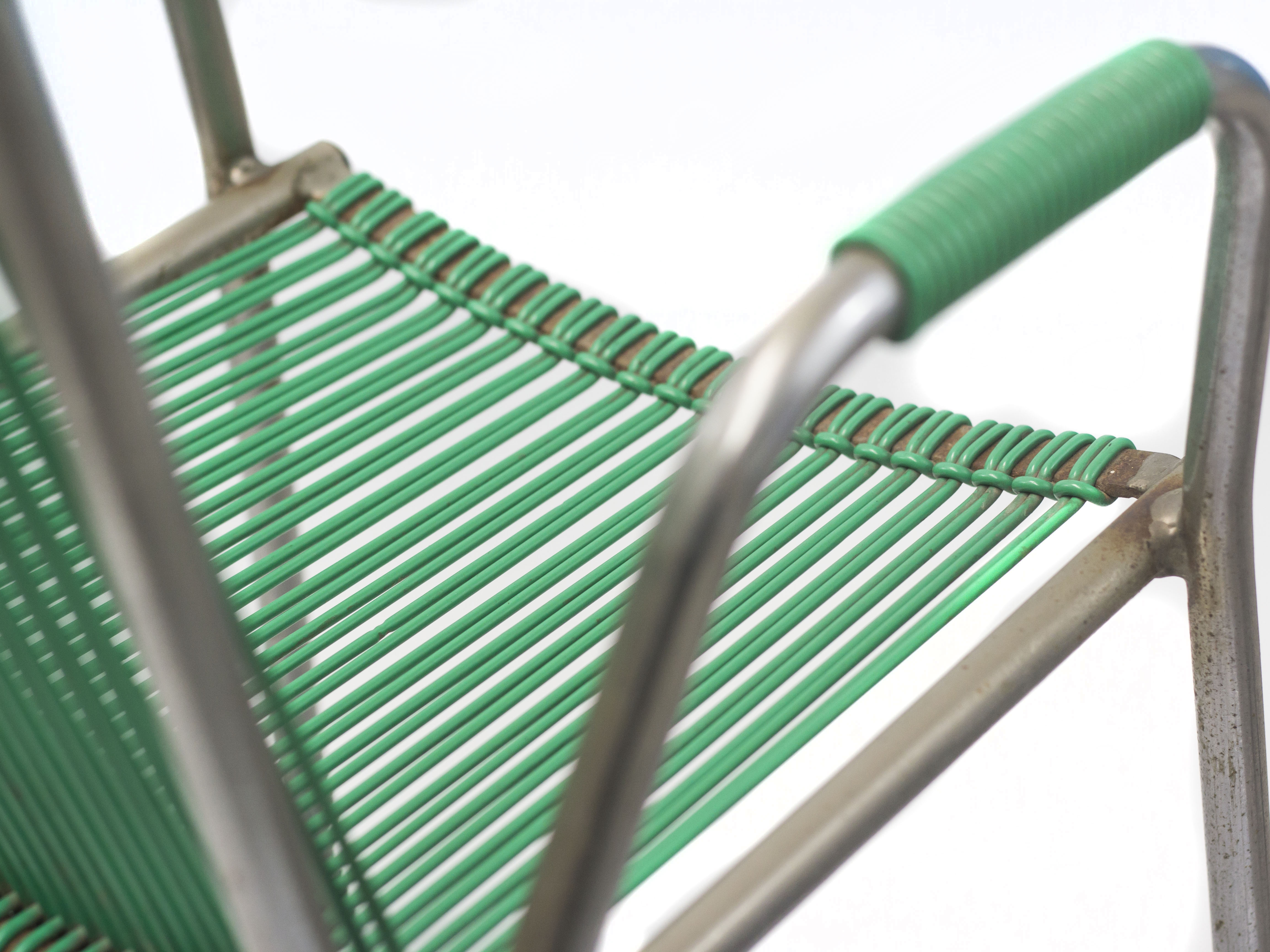 Set of 2 kids chair with scoubidou grid France 60s